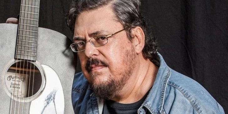 Λαυρέντης Μαχαιρίτσας: Κηδεύεται ο σπουδαίος τραγουδοποιός